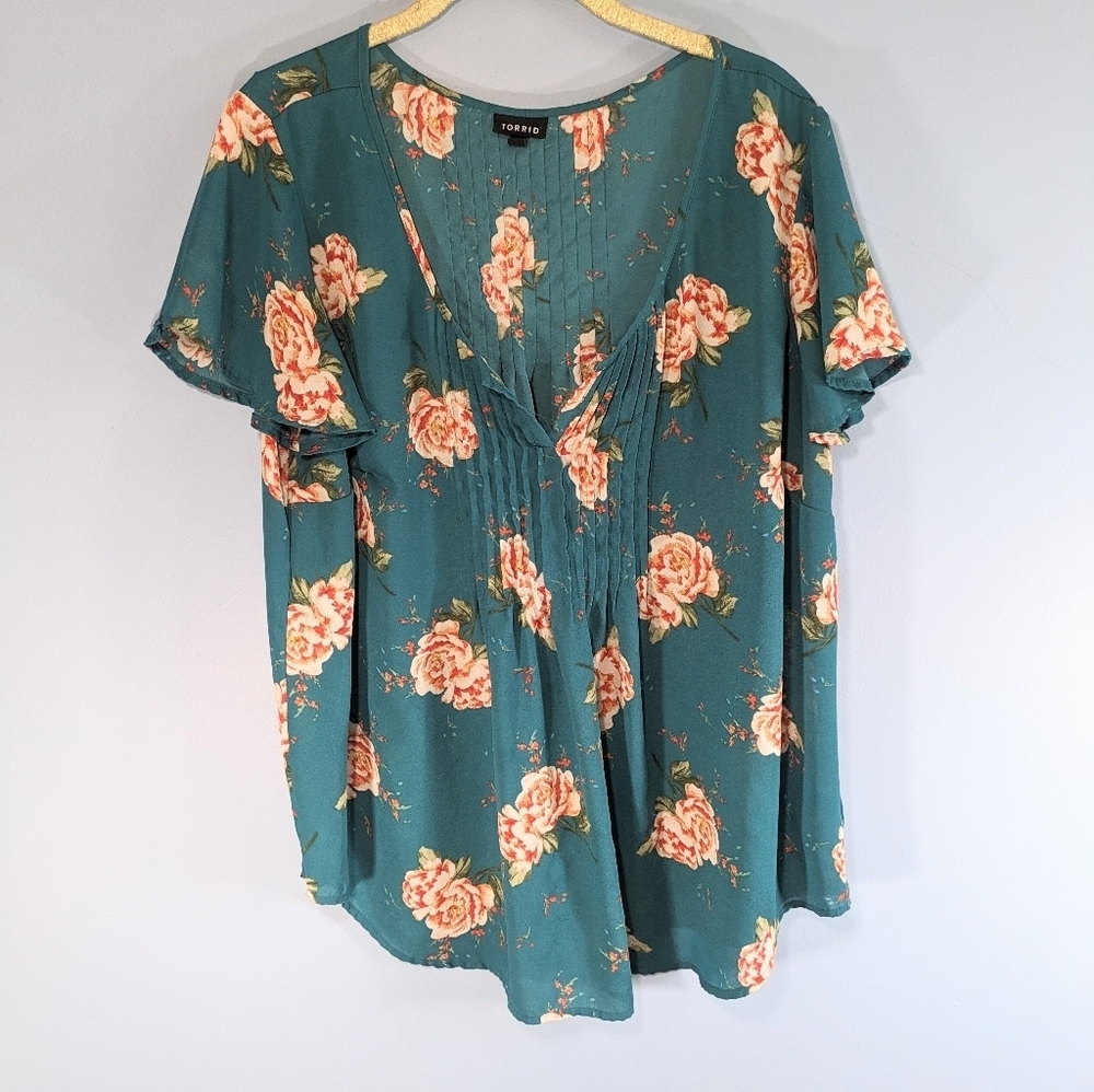 Torrid Teal Floral Pleated Front Top